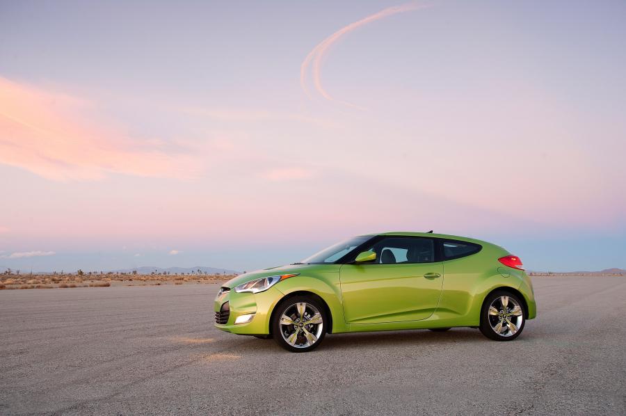 Hyundai Veloster 2011 года  (фото 19 из 184)